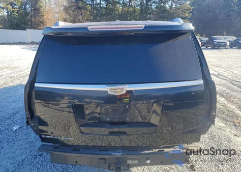 2016 Cadillac Escalade z USA, uszkodzony, nr VIN 1GYS3AKJ4GR114630